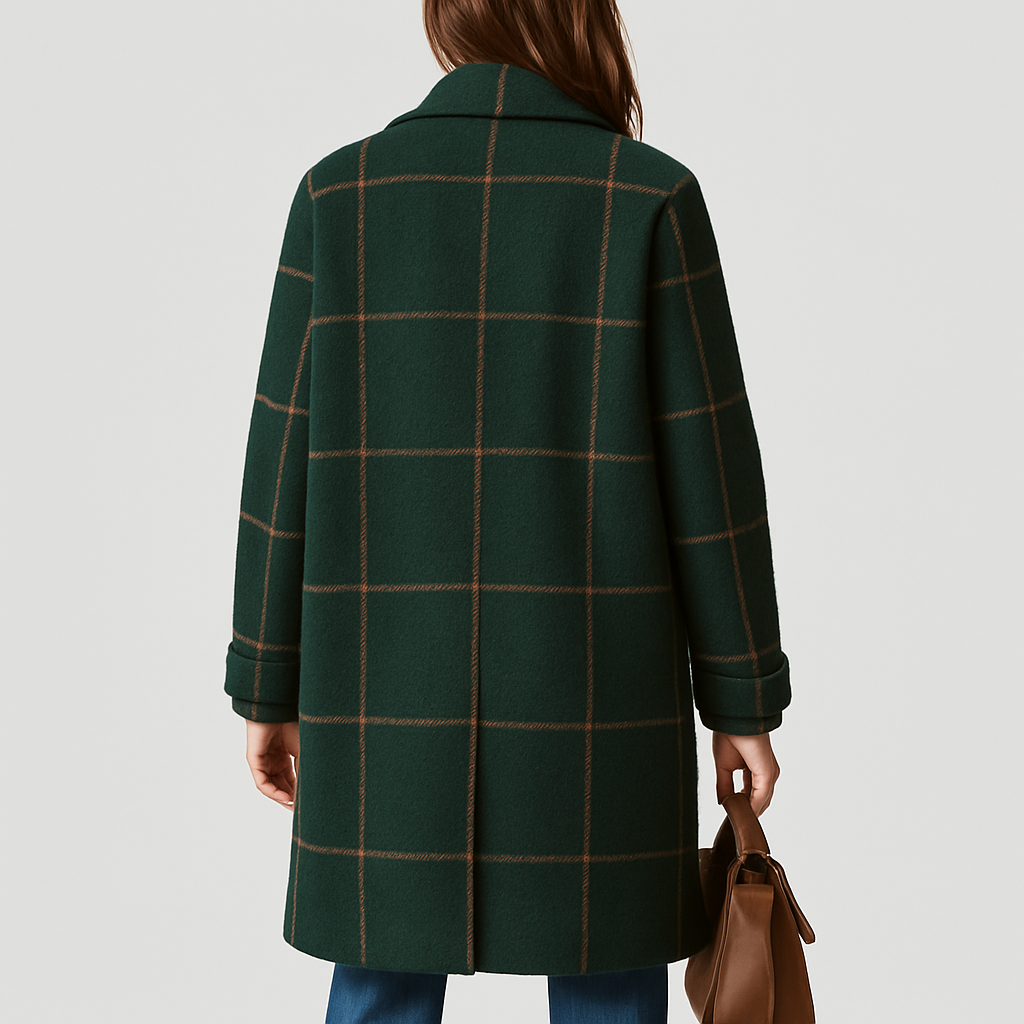 Adriana | Amber Ruitjas